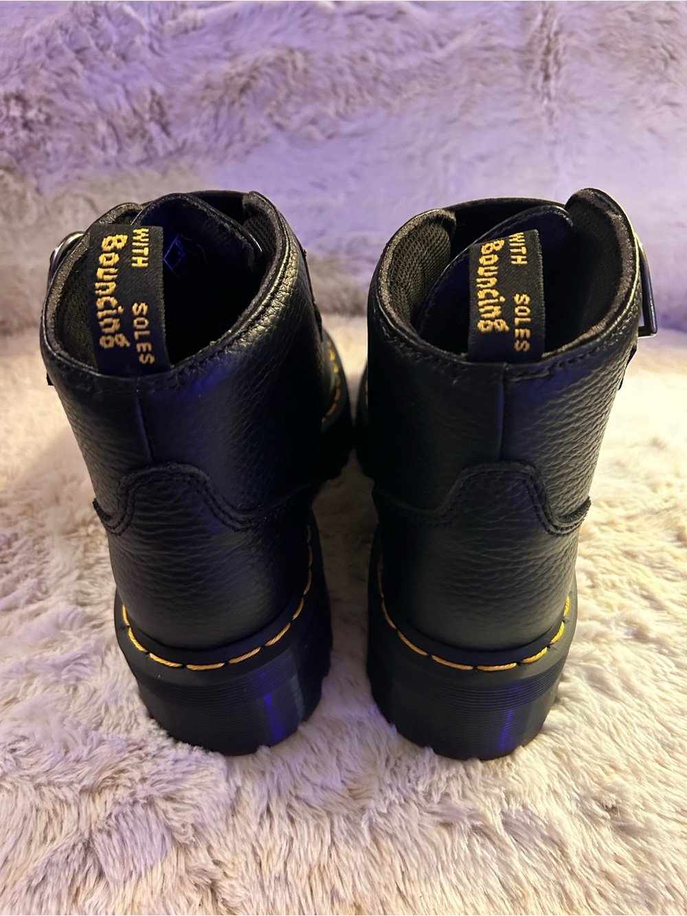 🖤Dr. Martens Devon Heart Boots BLACK🖤 - Picture 5 of 10